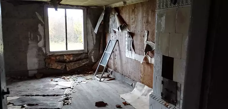 Why Selling a Distressed House Through Traditional Methods Fails in St. Louis